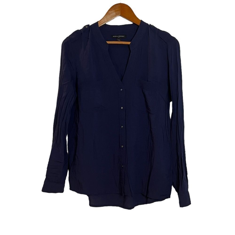 3 for $30! Banana republic navy button down‎ blouse